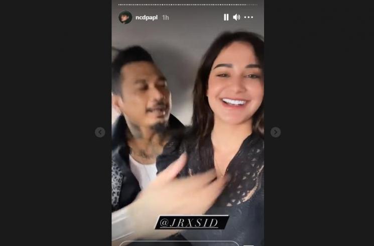 Jerinx SID cium Nora Alexandra. (Instagram/ncdpapl)