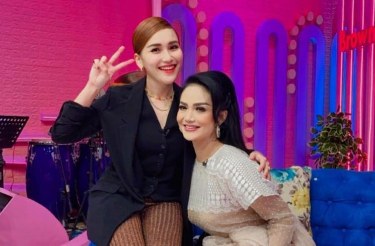 Ayu Ting Ting dan Krisdayanti (Instagram/@aytingting1992_)