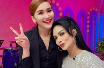 Krisdayanti Gemes Foto dengan Ayu Ting Ting: Anaknya Papa Rozak!