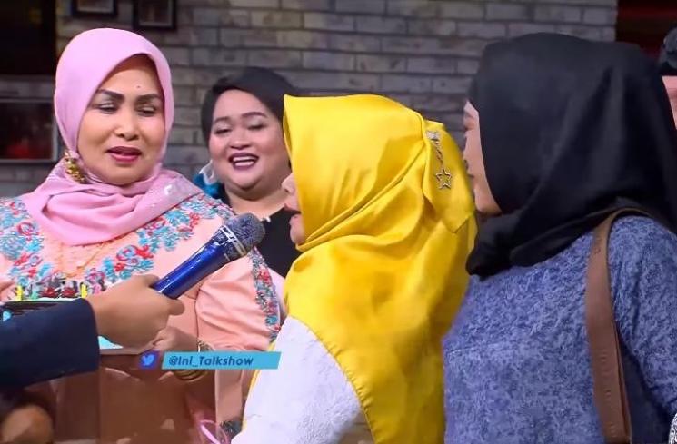 Potret Istri Haji Bolot (YouTube/Ini Talk Show)