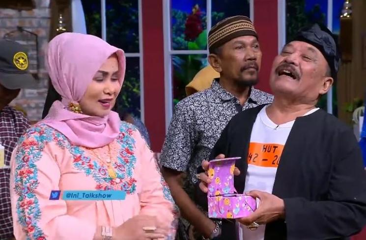 Potret Istri Haji Bolot (YouTube/Ini Talk Show)