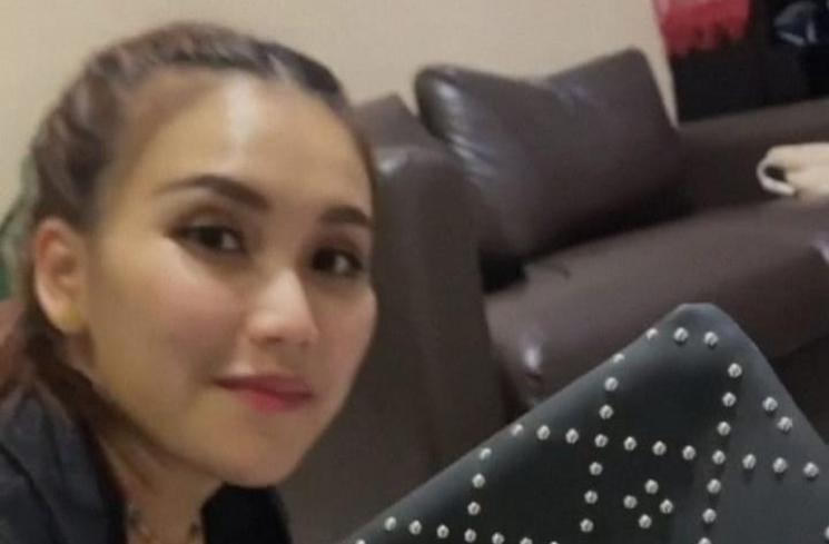 Adik Ayu Ting Ting dapat kado dari KD (Instagram/@syifaasyifaaa)
