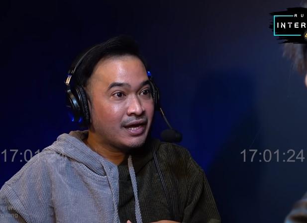 Ruben Onsu saat diwawancara Gilang Dirga (Youtube.com)