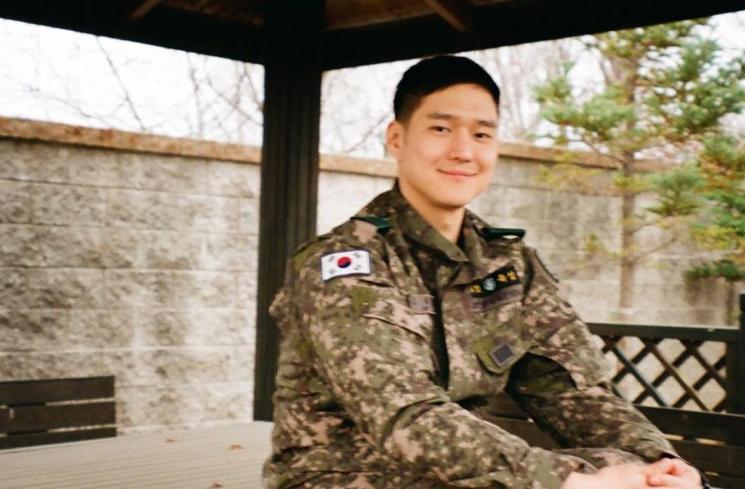 Profil Go Kyung Pyo (Instagram/@kopular)