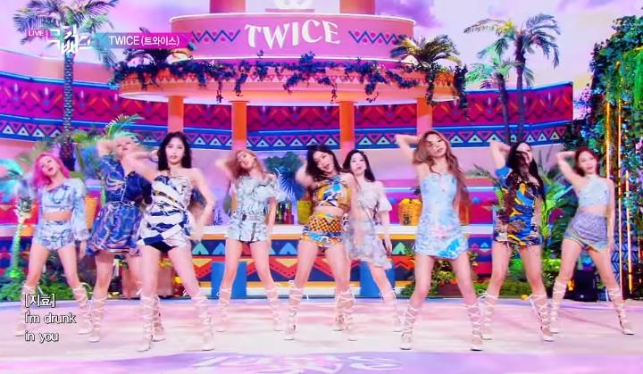 TWICE (Youtube.com)