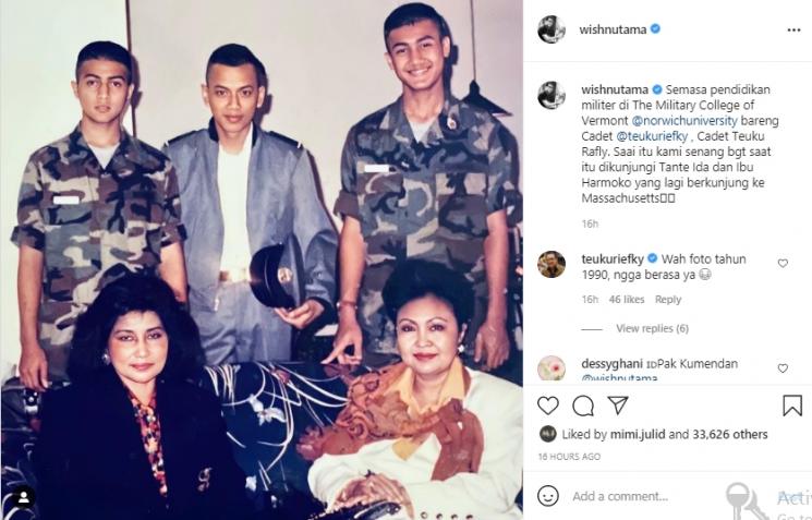 Wishnutama (tengah) saat masih muda (Instagram.com)