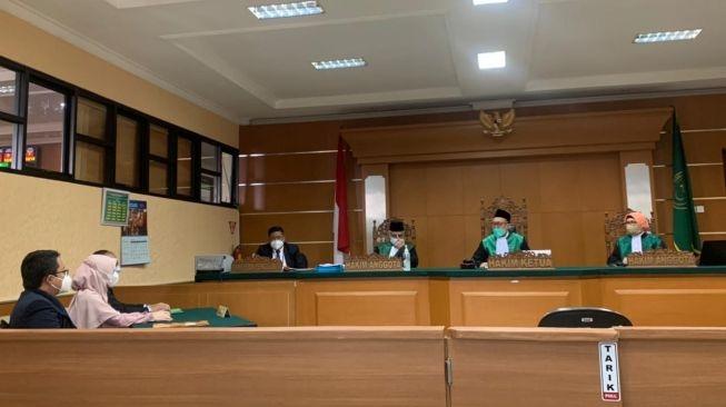 Larissa Chou saat menghadiri sidang cerainya dengan Alvin Faiz di PA Cibinong [Istimewa]