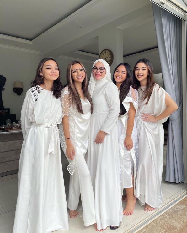 Potret Terbaru Sarita Abdul Mukti (instagram/@queen_saritaabdulmukti)