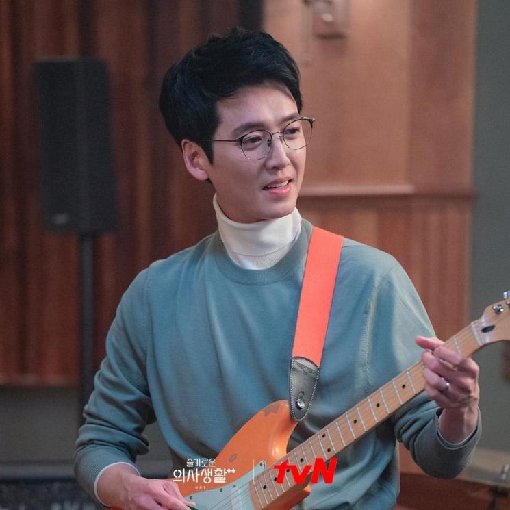 Hospital Playlist 2 (Instagram/@tvndrama.official)