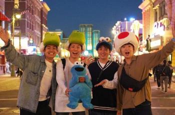 Jerome Polin Edit Foto Keluarga Bareng Waseda Boys, yang Jadi Ibu Bikin Salfok: Cantik Banget!