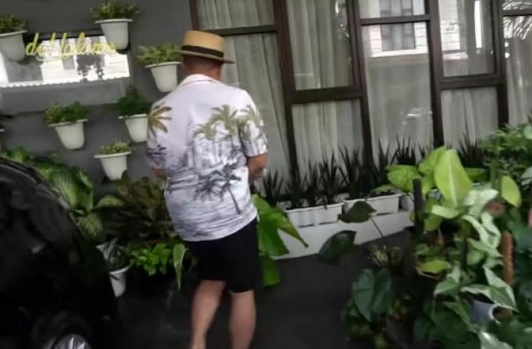Potret Rumah Penyanyi Dangdut (YouTube/deHakims)