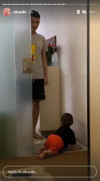 Rezky Aditya dan sang putra (Instagram.com)