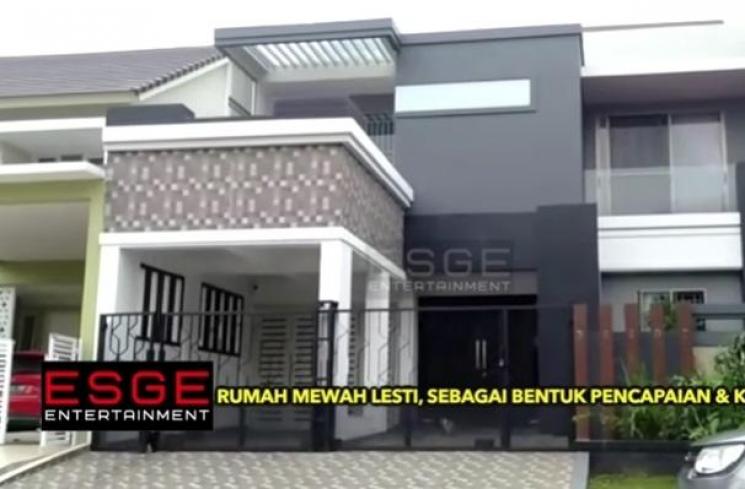 Potret Rumah Penyanyi Dangdut (YouTube/ESGE ENTERTAINMENT)