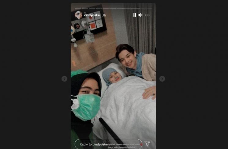 Momen Dinda Hauw Melahirkan (Instagram/@cindydeka)