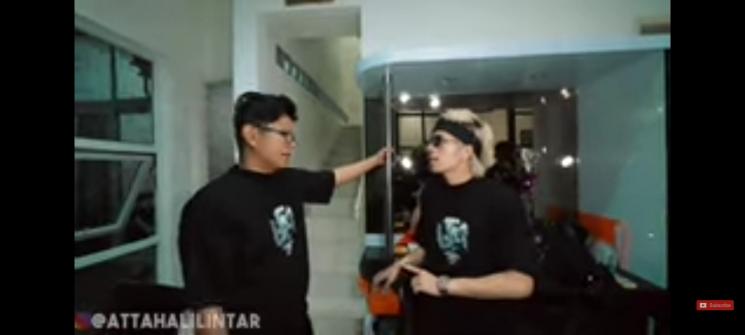 Potret Rumah Mewah Andika Kangen Band. (YouTube/Atta Halilintar)