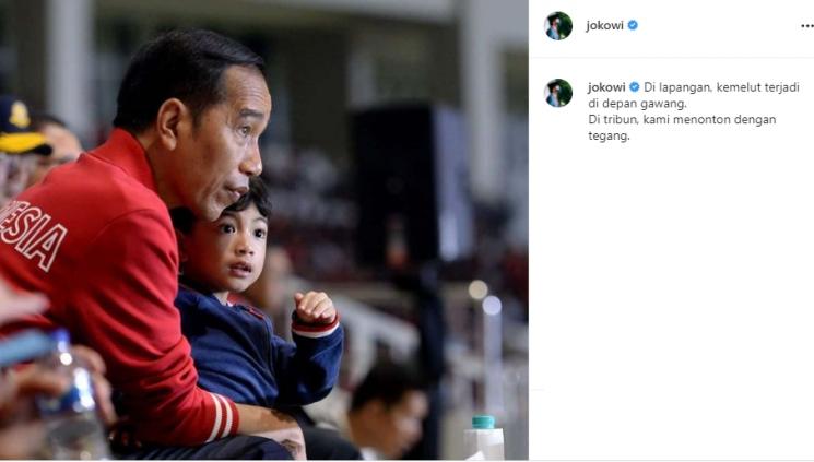 Potret Jokowi Momong Cucu (Instagram/@jokowi)