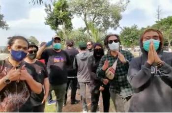 Sebelum Wafat, Tepeng Sempat Minta Nama Steven and Coconut Treez Diubah