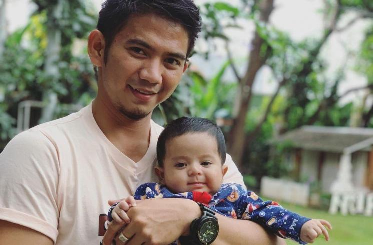 Artis Jadi Ayah di Usia Muda (Instagram/@da2_rizki123)