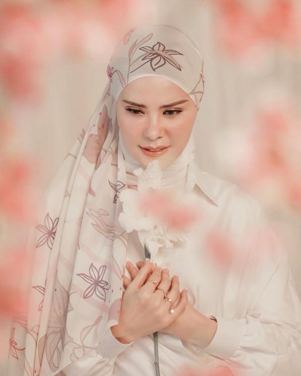 Artis Kepincut Vicky Prasetyo (instagram/@angellelga)