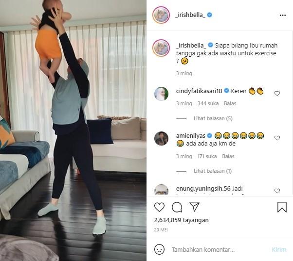 Irish Bella membersihkan rumah sambil olahraga (Instagram)