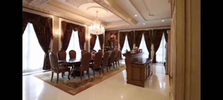 Potret Istana Monica Soraya (YouTube/Keluarga Itikk)