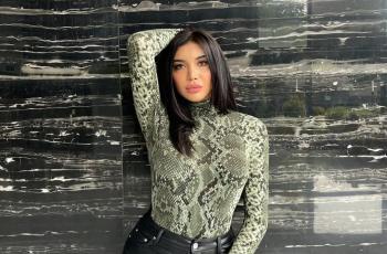 Millen Cyrus Pakai Baju Transparan, Bikin Publik Auto Zoom