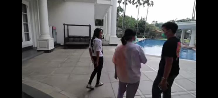 Potret Istana Monica Soraya (YouTube/Keluarga Itikk)