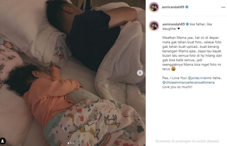 Jonas Rivanno bersama Baby Chloe (Instagram/@asmirandah89)