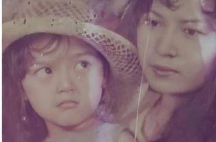 Potret Masa Kecil Pedangdut. (Instagram/@sitibadriah)