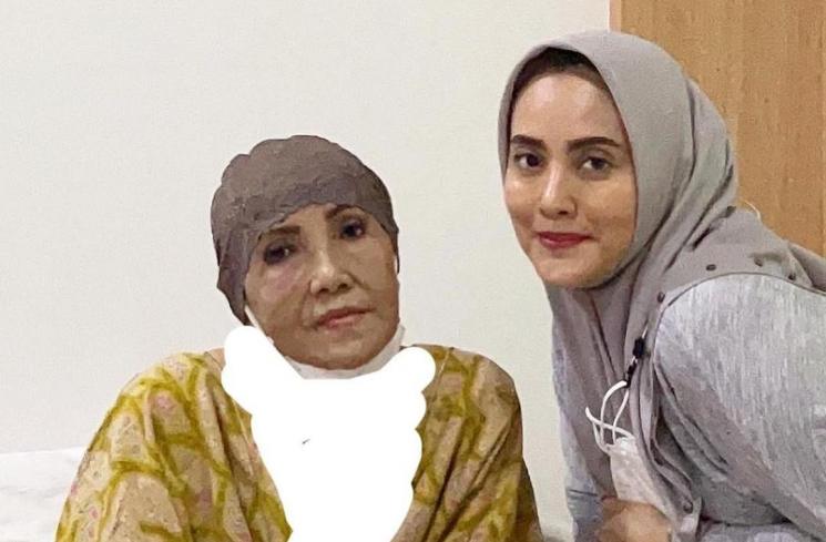 Elma Theana dan ibunya. (Instagram/@elmatheana)