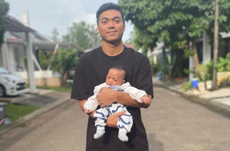 Alfath Fathier ketemu anaknya. (Instagram/@alfathfaathier)