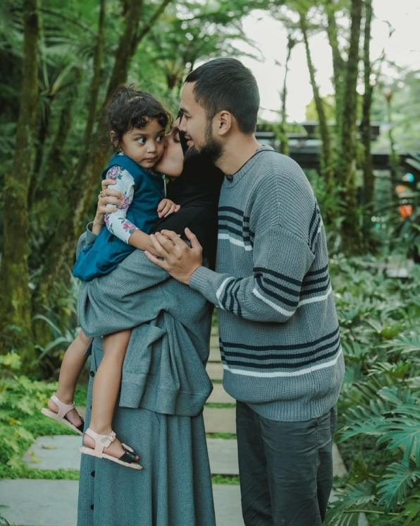 Potret Shafiyyah, Putri Bungsu Shireen Sungkar (Instagram/shireensungkar)