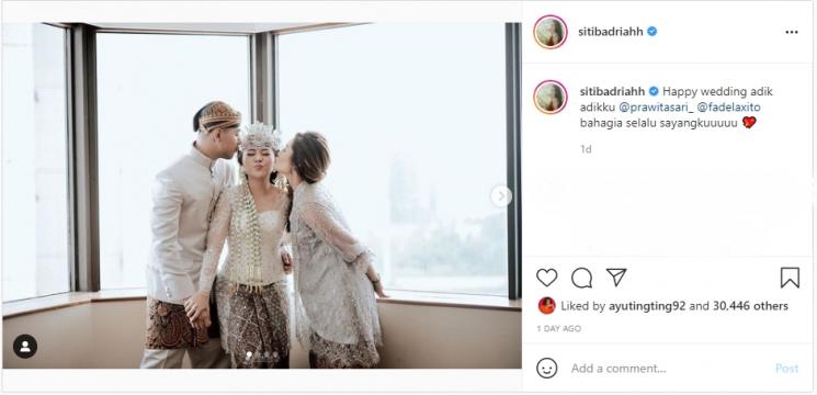 Penampilan Siti Badriah di pernikahan adik iparnya (Instagram/sitibadriahh)