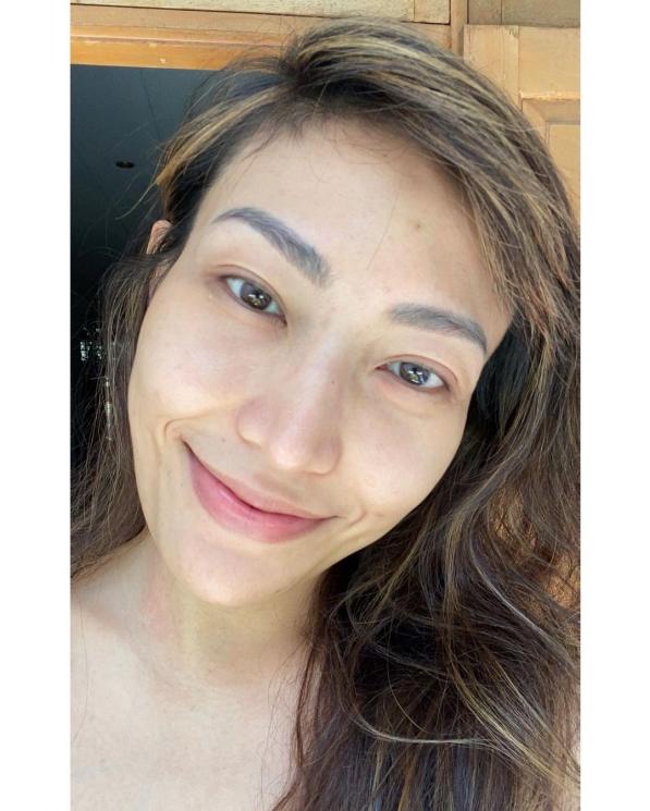 Potret Natural Seleb Istri Pengusaha (Instagram/@mrsayudewi)