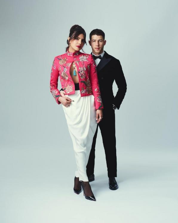 Artis Menikah dengan Dua Upacara Agama (Instagram/@nickjonas)