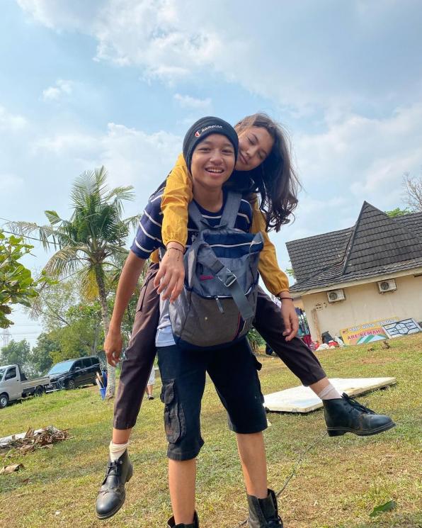 Gaya Pacaran Kiesha Alvaro dan Saskia Chadwick (Instagram/@kiesha.alvaro)