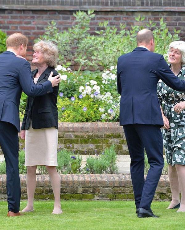 Momen Prince William dan Harry Resmikan Patung Lady Diana (Instagram/@eugeniagaravani)