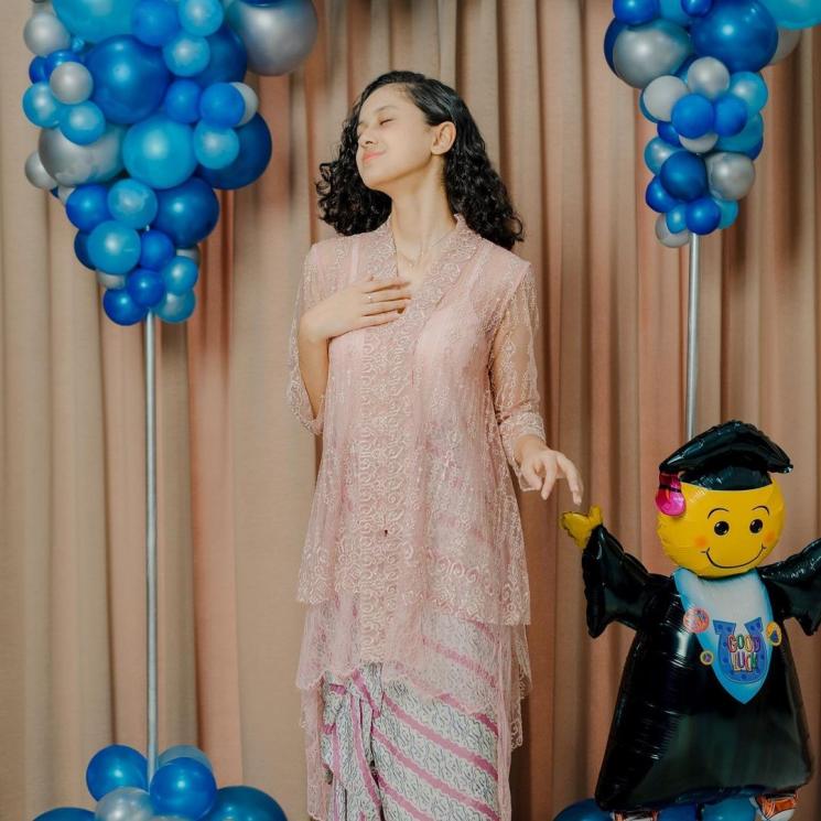 Momen Wisuda Asila Maisa Anak Ramzi (Instagram/@therealasilamaisa)