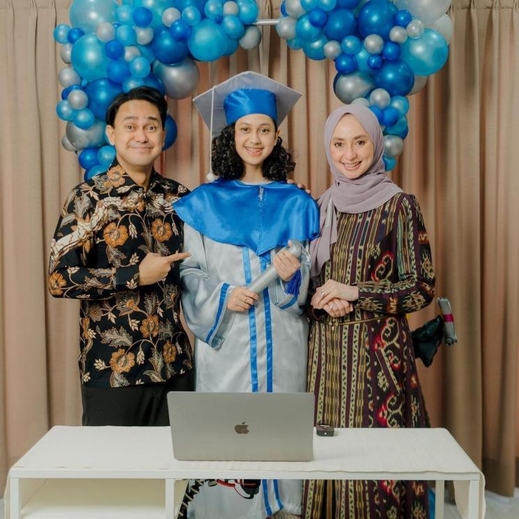 Momen Wisuda Asila Maisa Anak Ramzi (Instagram/@therealasilamaisa)