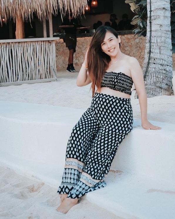 Potret Cherly Eks Cherrybelle Pamer Baby Bump (Instagram/@cherly7uno)