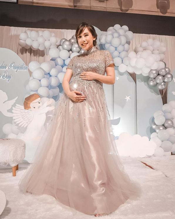 Potret Cherly Eks Cherrybelle Pamer Baby Bump (Instagram/@cherly7uno)