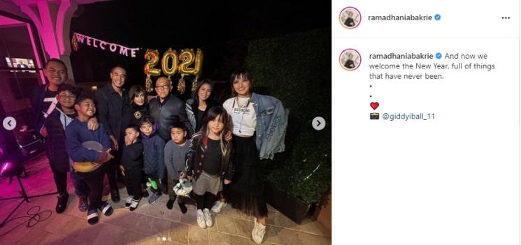 Potret Kedekatan Nia Ramdhani dan Mertua (Instagram/@ramadhaniabakrie)