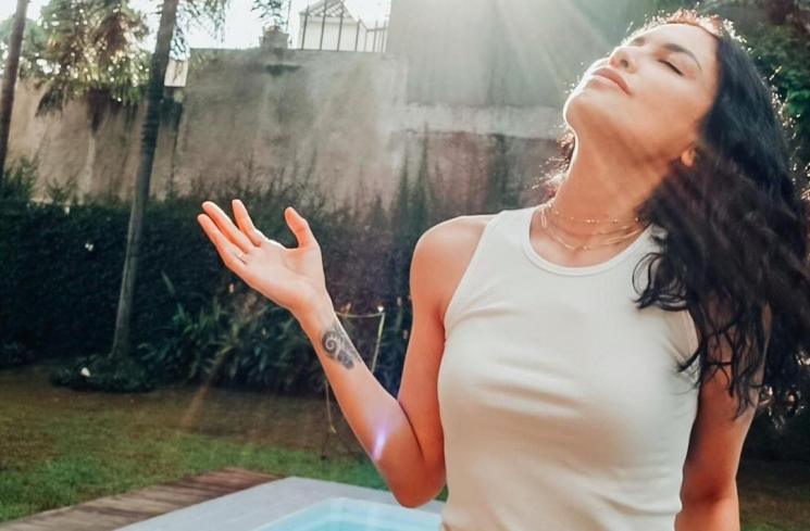 Potret Sophia Latjuba Pamer Tato (Instagram/@sophia_latjuba88)