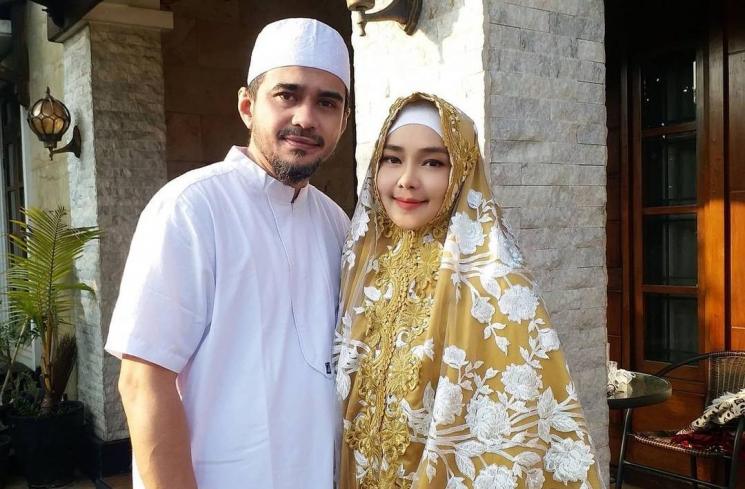 Iyeth Bustami dan suami (Instagram/@iyethbustami24)