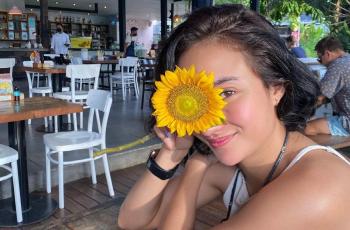 6 Potret Terbaru Naomi Zaskia Berambut Pendek, Makin Cantik dan Fresh