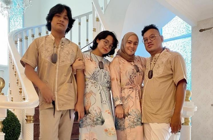 Uya Kuya Sekeluarga (Instagram/@astridkuya)