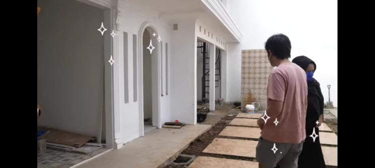 Potret Rumah Baru Rizky Nazar (YouTube/Rizkina Nazar)