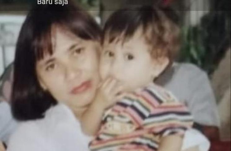Potret masa muda ibu Prilly Latuconsina (Instagram/@ullydjulita02)