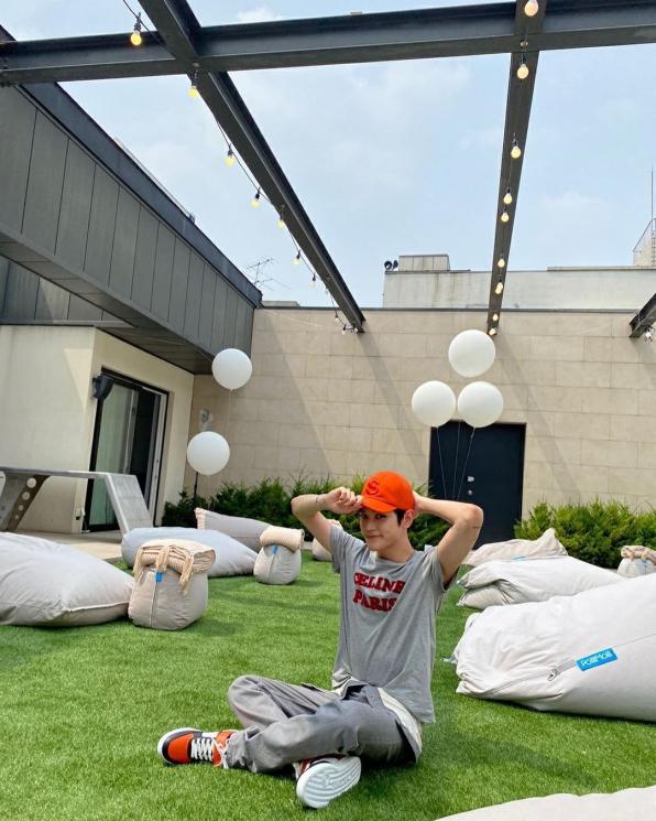 Member NCT (Instagram/@taeoxo_nct)