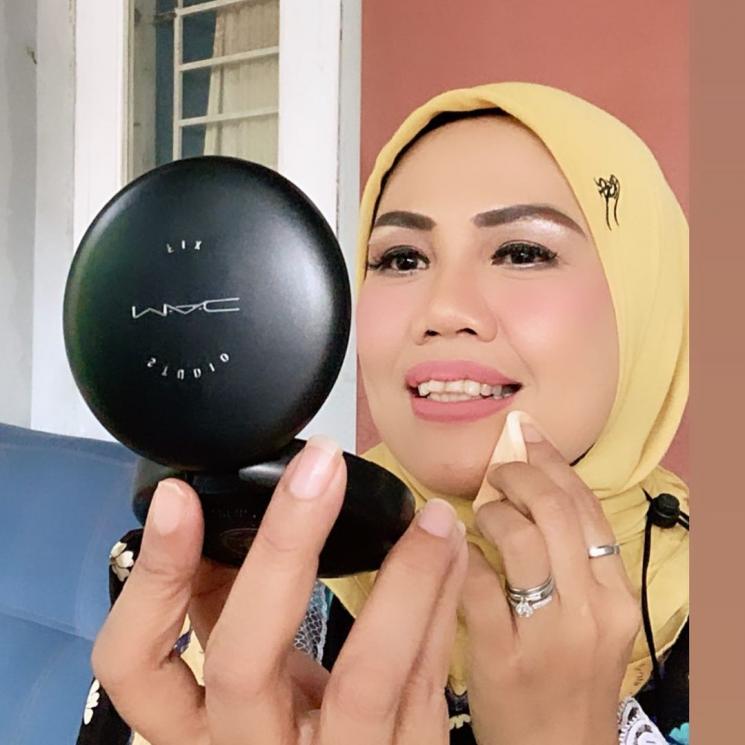 Potret Penampilan Baru Elly Sugigi (Instagram/@ellysugigi_real_)